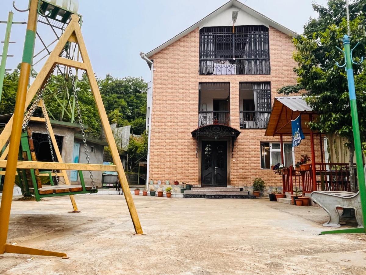 Dato'S Guesthouse Makhinjauri Exterior photo